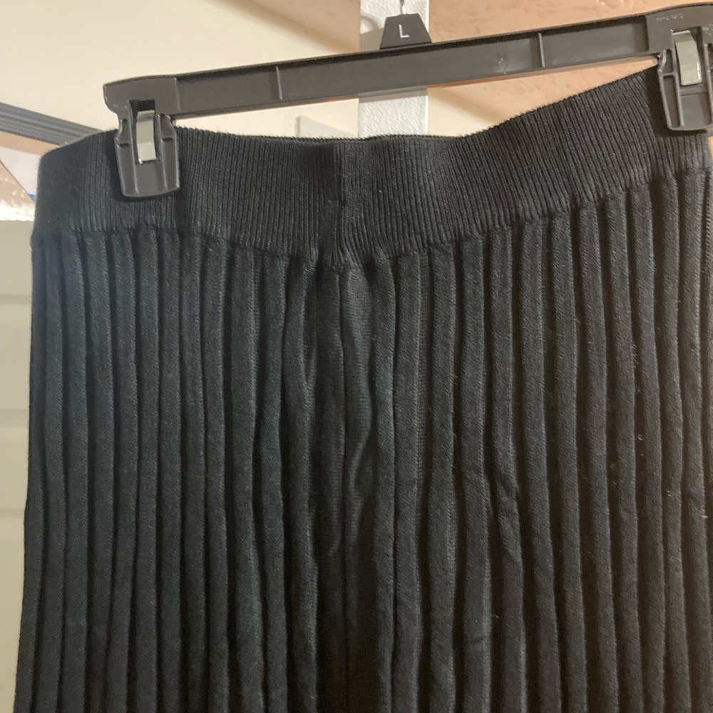 NWOTS Ladies Sweater & Skirt Set - Picture 8 of 13